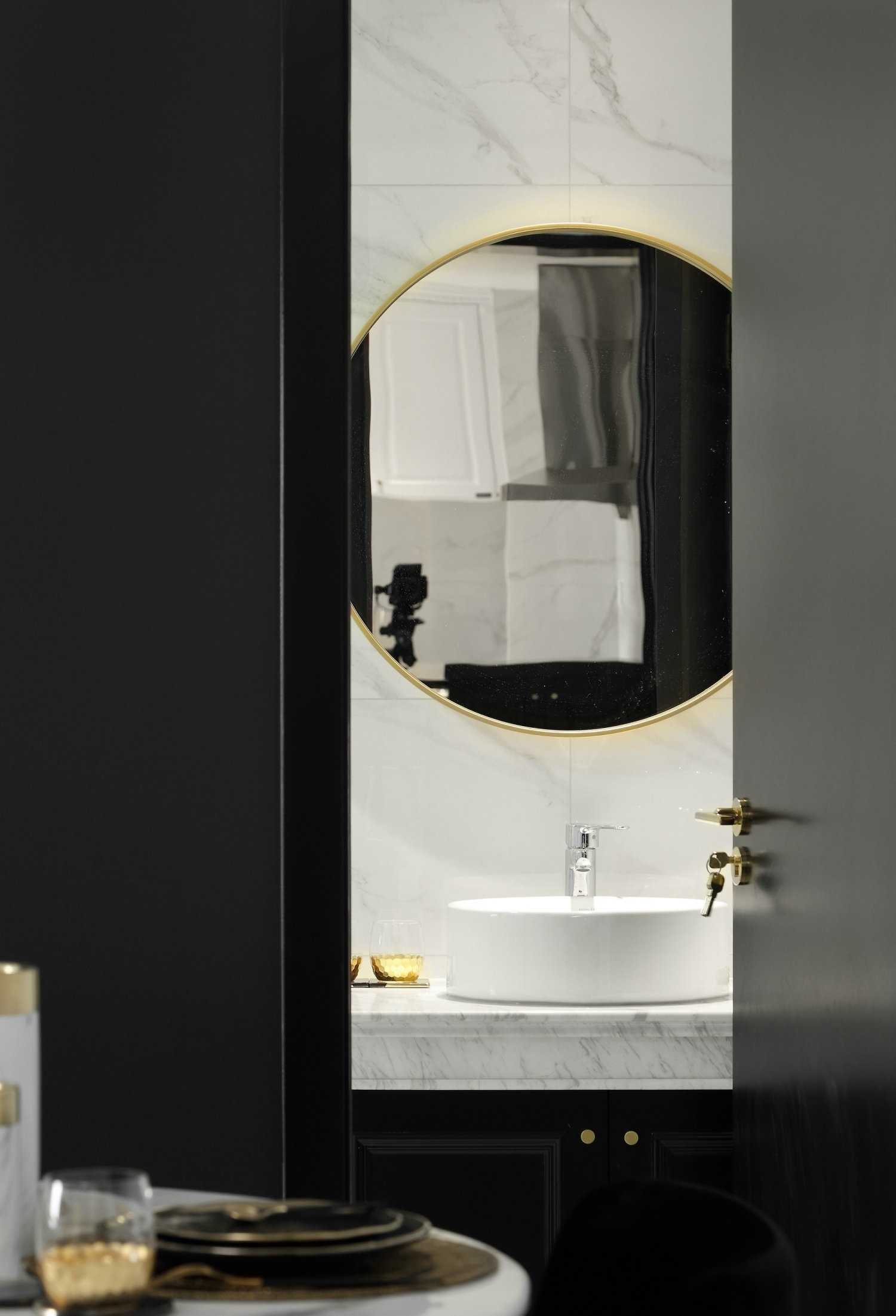 白色為主 黑色點(diǎn)綴 在這個(gè)黑白相交的空間里點(diǎn)綴上香橙色 看起來(lái)沒(méi)有一點(diǎn)突兀 白色為主 黑色點(diǎn)綴 在這個(gè)黑白相交的空間里點(diǎn)綴上香橙色 看起來(lái)沒(méi)有一點(diǎn)突兀