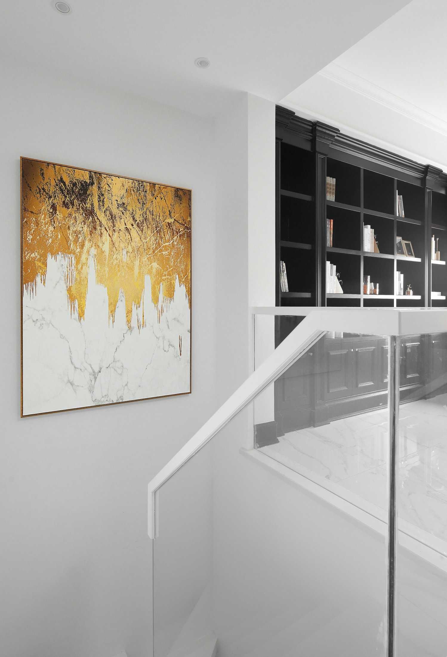 白色為主 黑色點(diǎn)綴 在這個(gè)黑白相交的空間里點(diǎn)綴上香橙色 看起來(lái)沒(méi)有一點(diǎn)突兀 白色為主 黑色點(diǎn)綴 在這個(gè)黑白相交的空間里點(diǎn)綴上香橙色 看起來(lái)沒(méi)有一點(diǎn)突兀