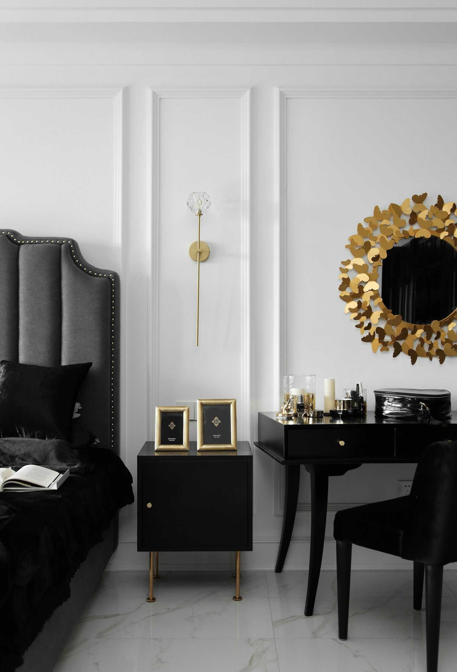 白色為主 黑色點(diǎn)綴 在這個(gè)黑白相交的空間里點(diǎn)綴上香橙色 看起來(lái)沒(méi)有一點(diǎn)突兀 白色為主 黑色點(diǎn)綴 在這個(gè)黑白相交的空間里點(diǎn)綴上香橙色 看起來(lái)沒(méi)有一點(diǎn)突兀