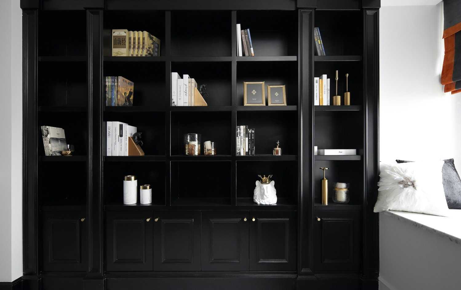 白色為主 黑色點(diǎn)綴 在這個(gè)黑白相交的空間里點(diǎn)綴上香橙色 看起來(lái)沒(méi)有一點(diǎn)突兀 白色為主 黑色點(diǎn)綴 在這個(gè)黑白相交的空間里點(diǎn)綴上香橙色 看起來(lái)沒(méi)有一點(diǎn)突兀