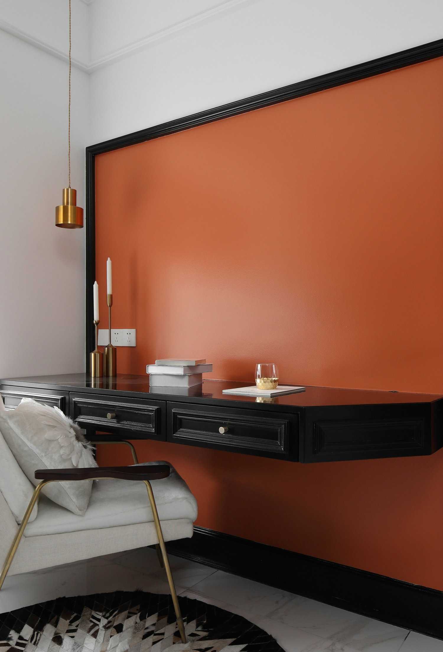 白色為主 黑色點(diǎn)綴 在這個(gè)黑白相交的空間里點(diǎn)綴上香橙色 看起來(lái)沒(méi)有一點(diǎn)突兀 白色為主 黑色點(diǎn)綴 在這個(gè)黑白相交的空間里點(diǎn)綴上香橙色 看起來(lái)沒(méi)有一點(diǎn)突兀