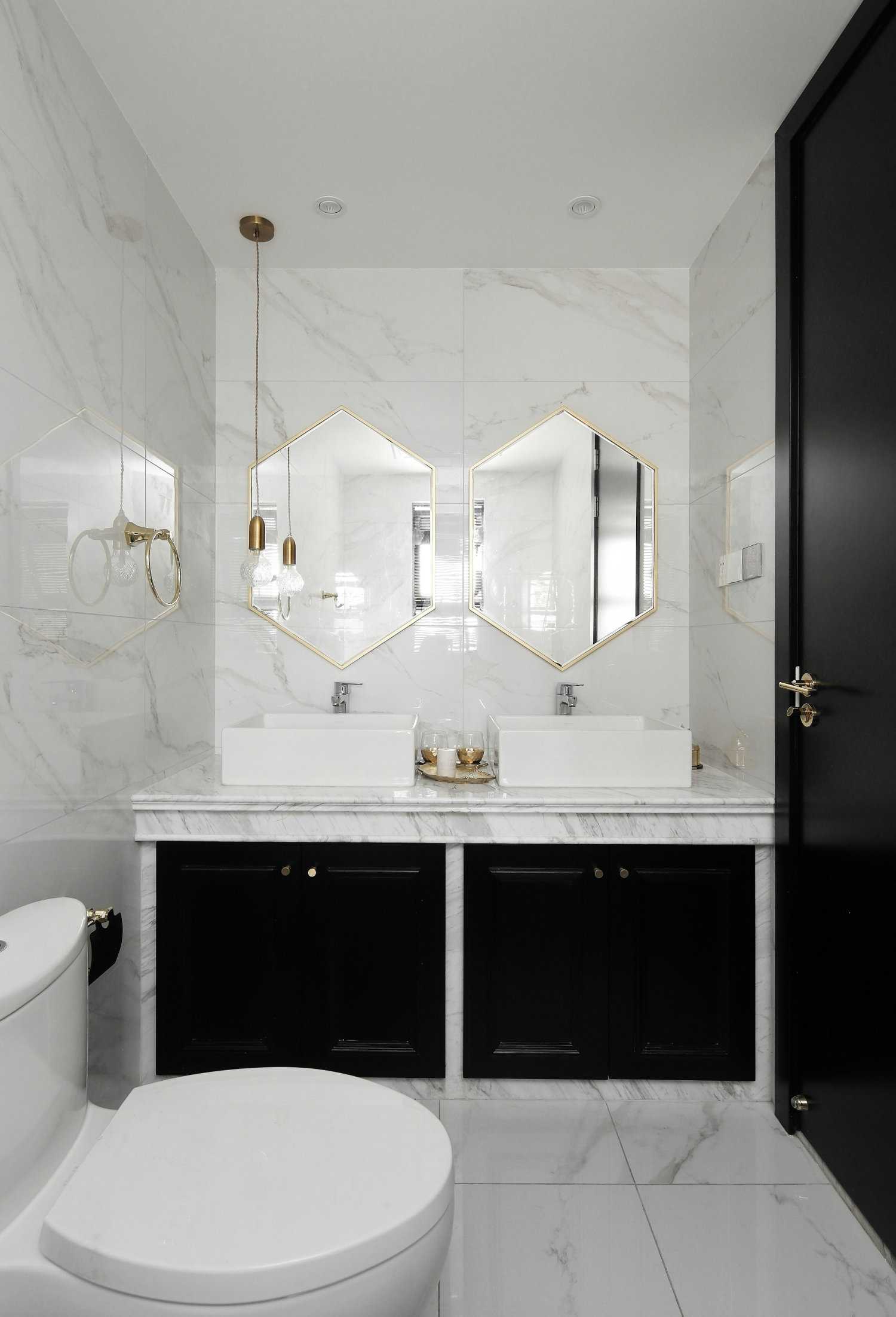 白色為主 黑色點(diǎn)綴 在這個(gè)黑白相交的空間里點(diǎn)綴上香橙色 看起來(lái)沒(méi)有一點(diǎn)突兀 白色為主 黑色點(diǎn)綴 在這個(gè)黑白相交的空間里點(diǎn)綴上香橙色 看起來(lái)沒(méi)有一點(diǎn)突兀